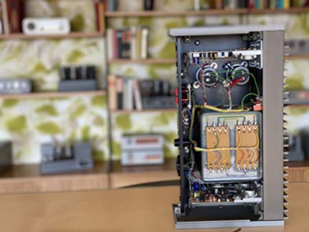 dismantled HiFi-equipment to be refurbished